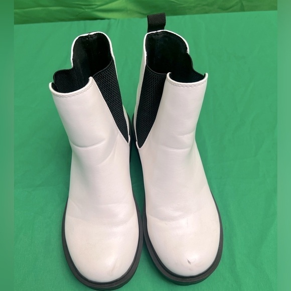 Women’s Ankle Boots - Picture 4 of 7